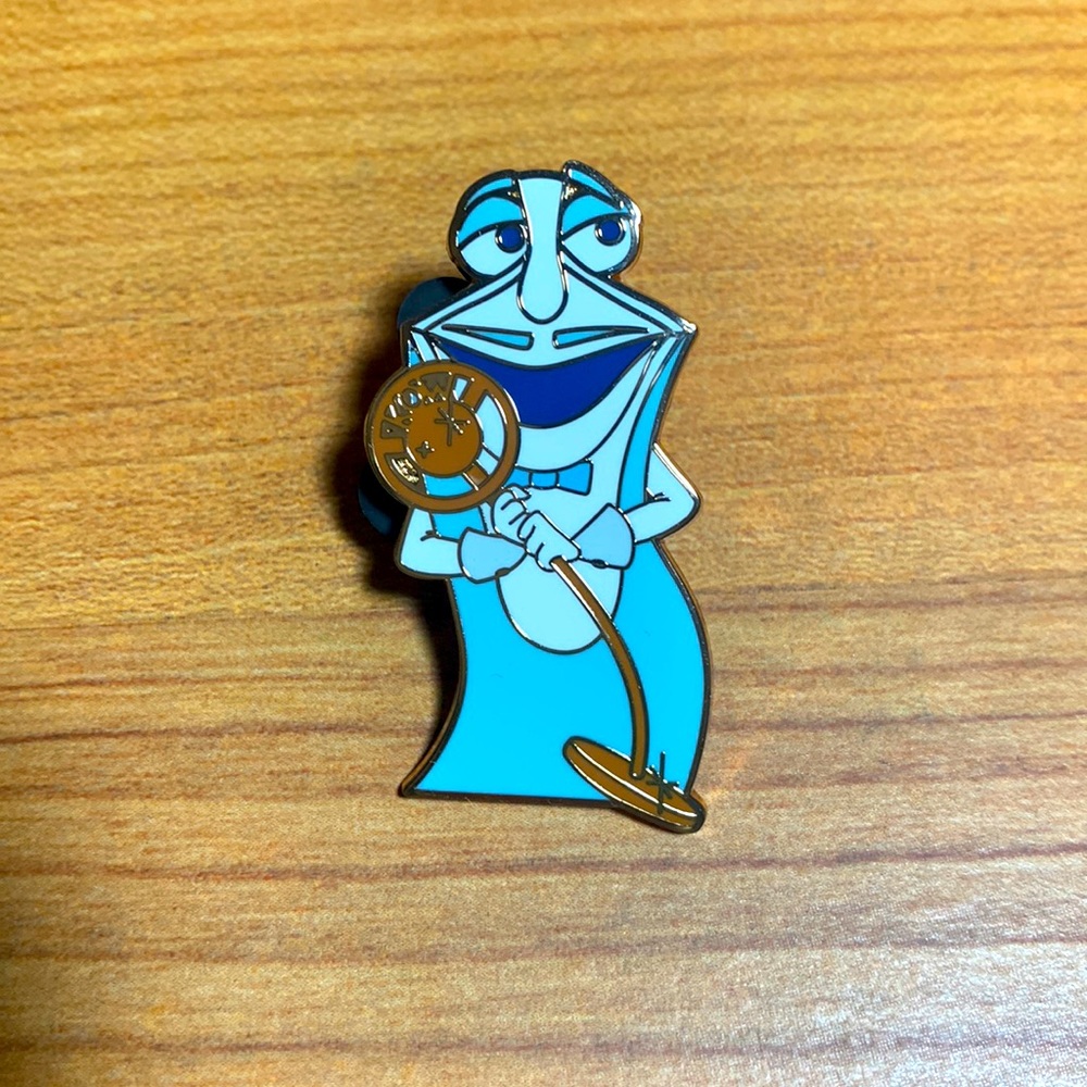 Kitchen Cabriolets Disney’s 50th Anniversary mystery pin